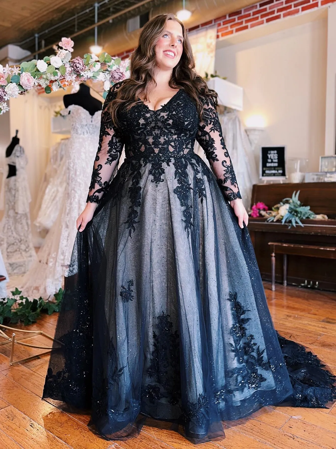 Elegant Dark Navy Long Prom Dress Long Sleeve A-line Lace Elegant Evening Gowns SLD005