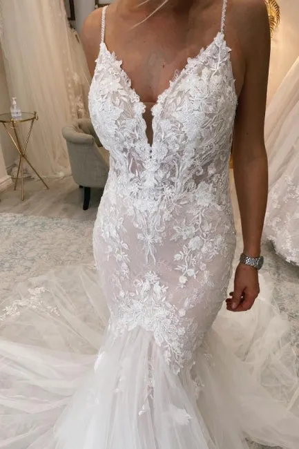 Elegant Long Mermaid V-neck Sleeveless Wedding Dresses With Lace