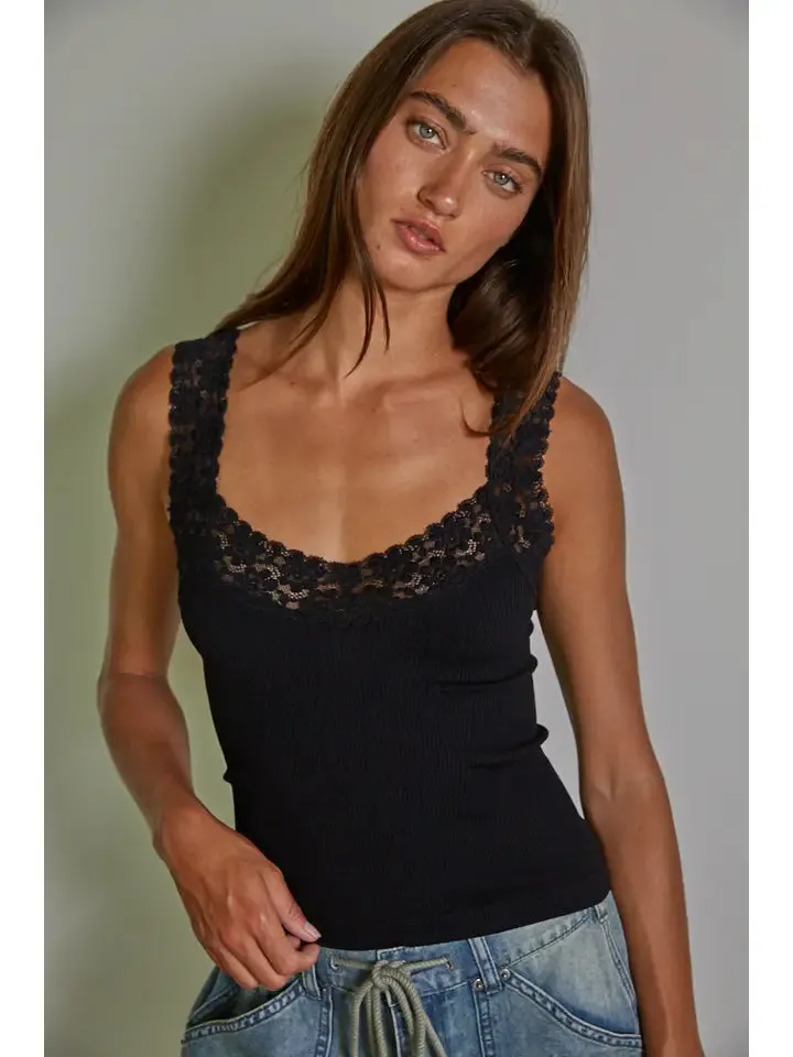 RIBBED TANK TOP W/ LACE TRIM